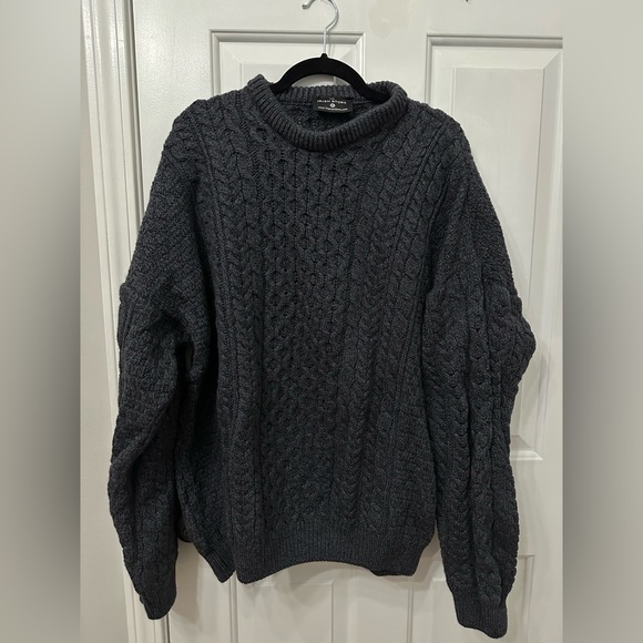 Men’s XL wool sweater in black from TheIrishStore - Picture 2 of 4